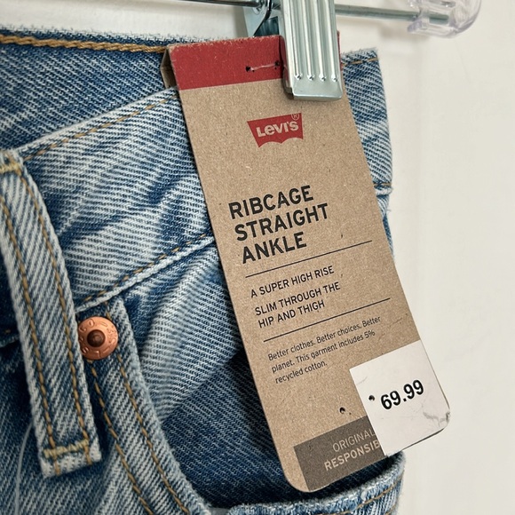 🎈HP🎈NWT Levi’s Ribcage Straight Ankle HR Jeans - Picture 2 of 6